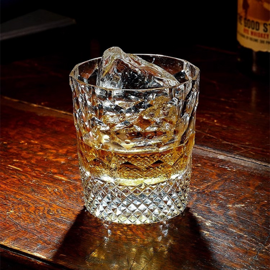 Handcrafted Honeycomb Edo Whisky Glass – a luxurious, Japanese-inspired whisky glass with intricate detailing.