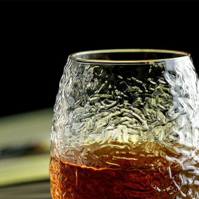 Close-up details of Cocoon Style Japanese Whisky Glass - Handcrafted Elegance