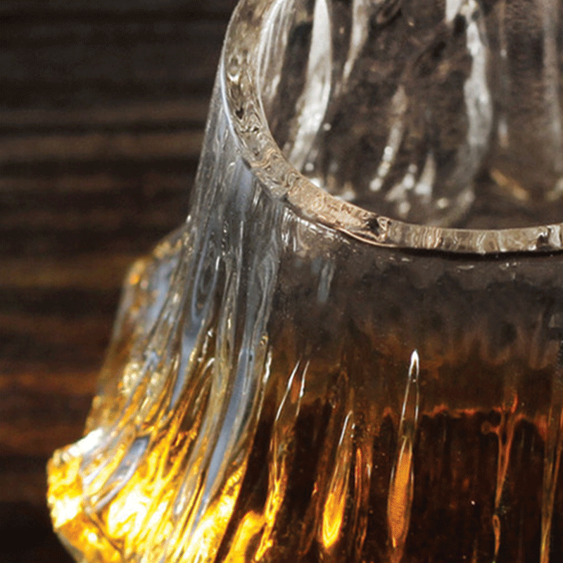 Close up details of Hatsuyuki Mountain Whisky Glass - Craftsmanship and Captivating Design