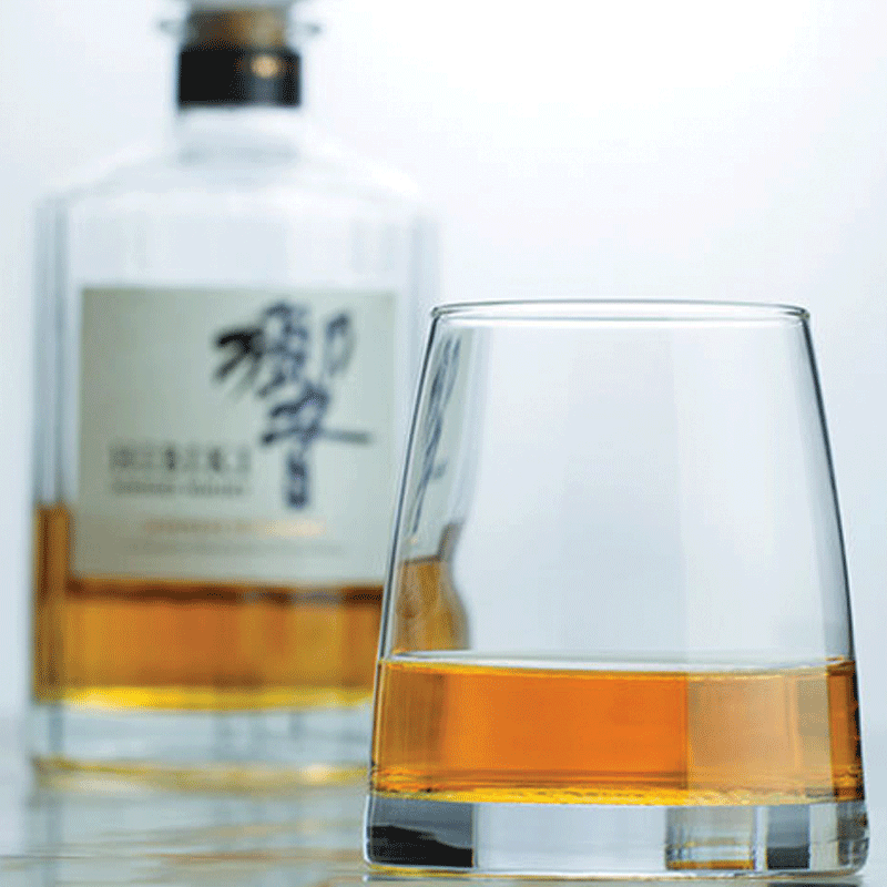 Japanese Kiriko Whisky Glass with Hibiki Whisky- Traditional Craftsmanship and Modern Design