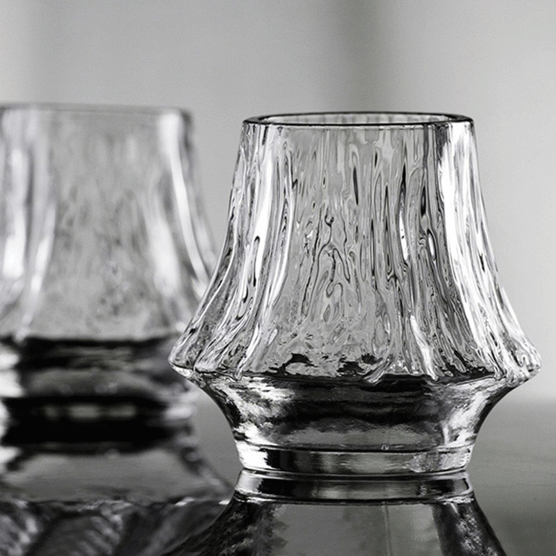 Hatsuyuki Mountain Whisky Glass - Craftsmanship and Captivating Design