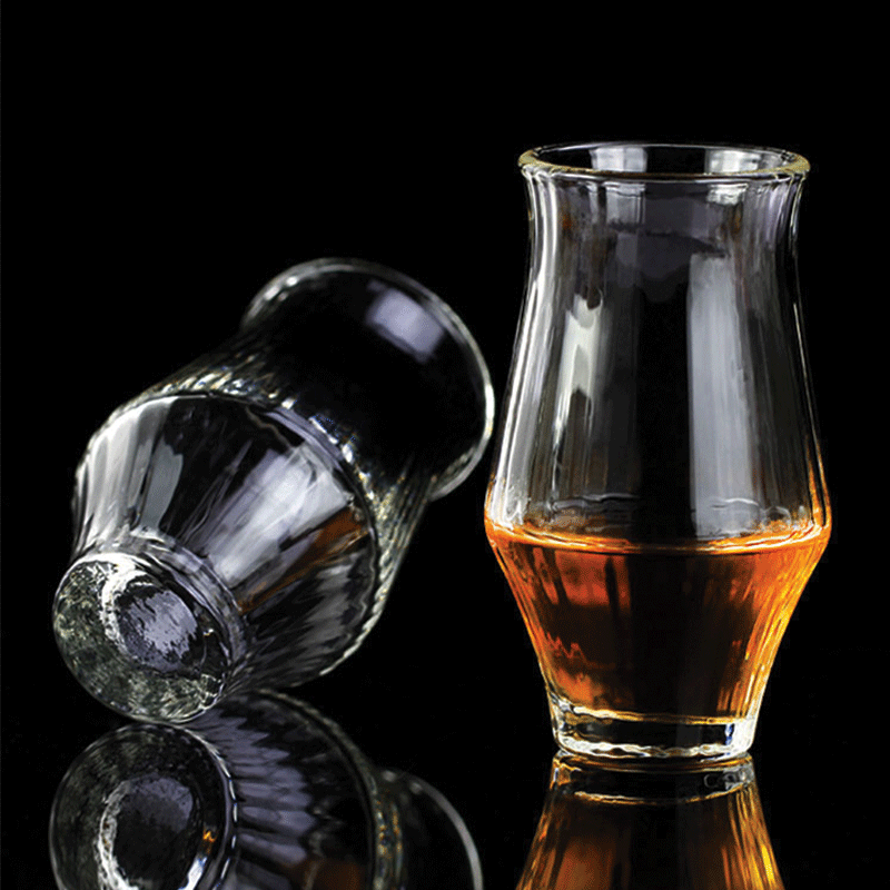 No-spill Yamazakura Whisky Glass - Elegance and Vertical Stripe Design